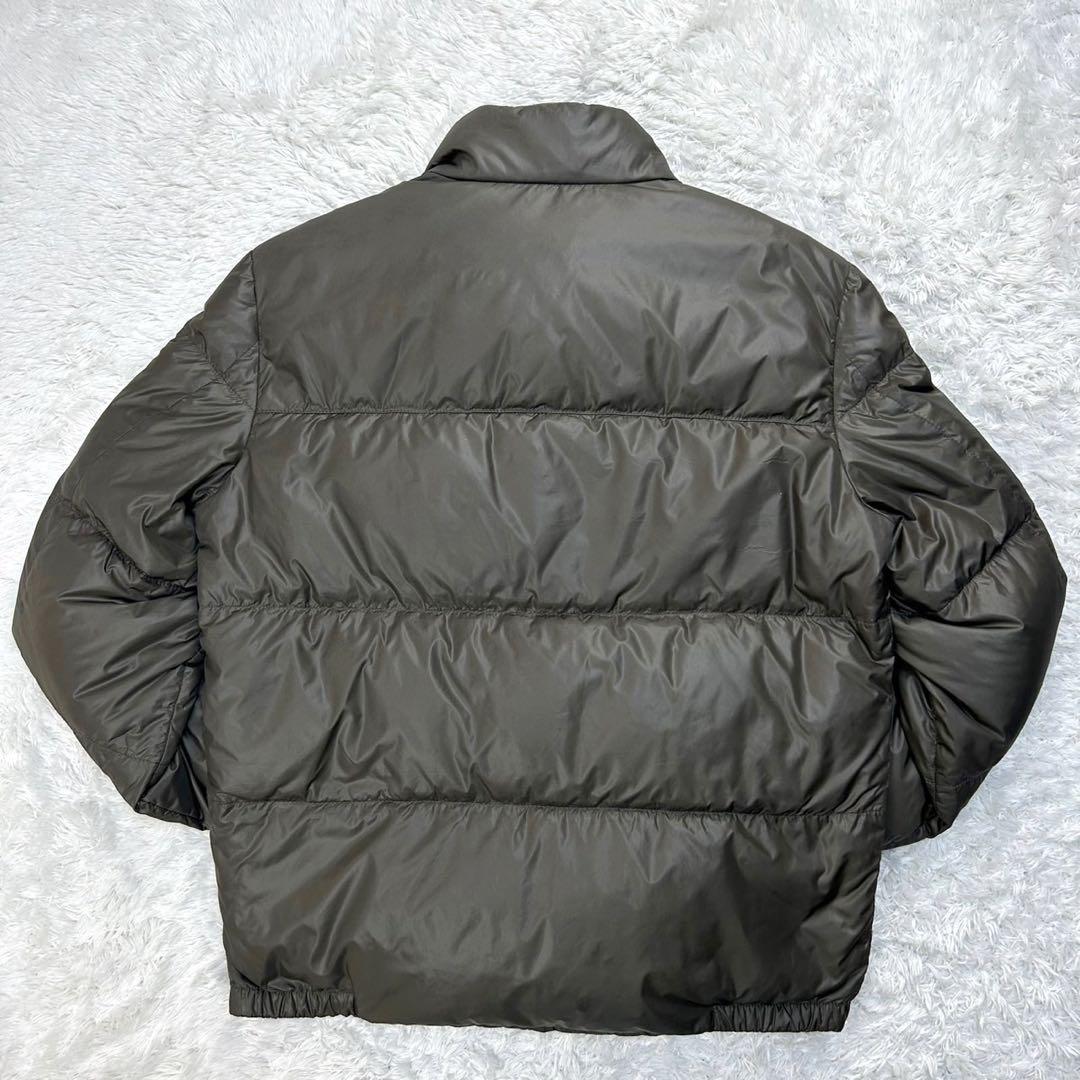 5685【希少カーキ・人気48サイズ】プラダ‪☆三角プレートロゴ入りダウン