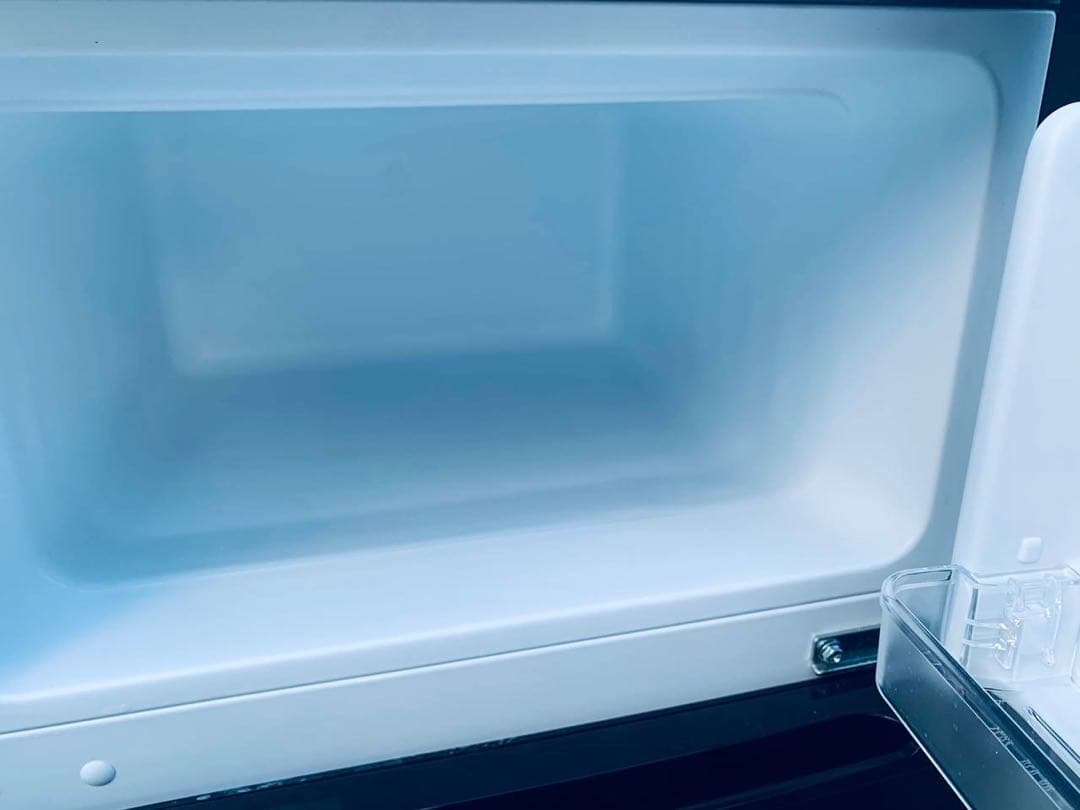 ♦comfee ノンフロン冷凍冷蔵庫【2024年製】RCT90BL