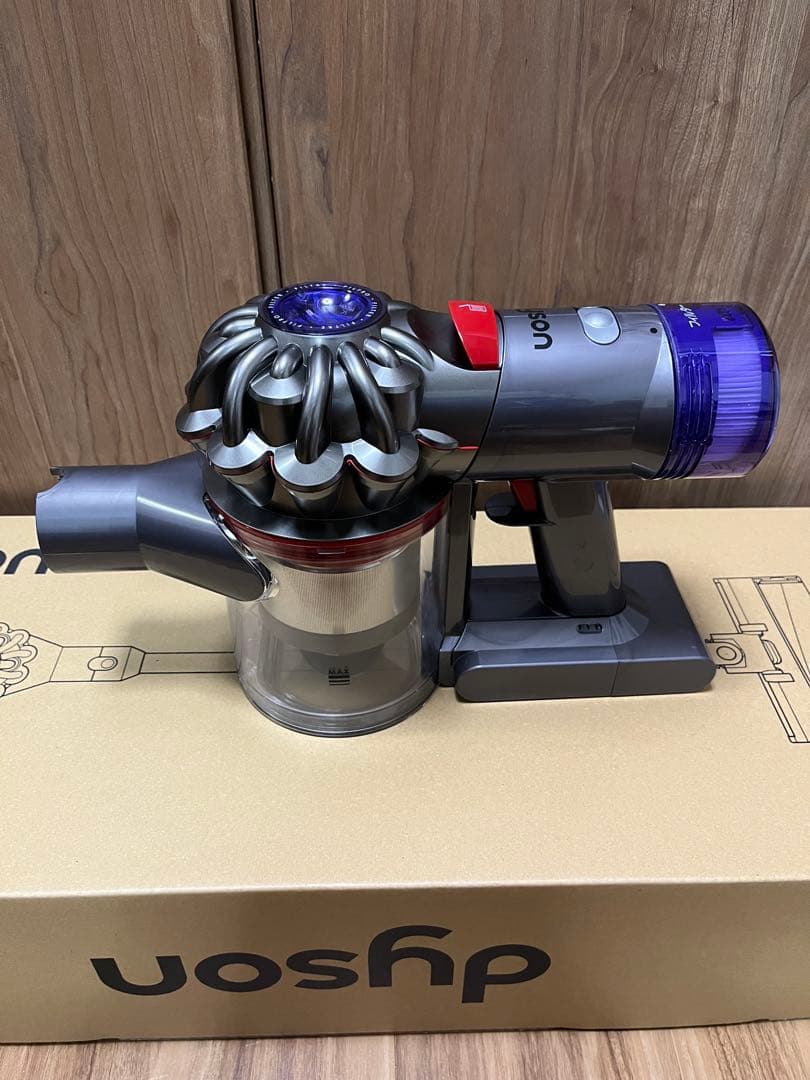 美品【スタンド付】Dyson V8 Slim Fluffy Extra【送料込】