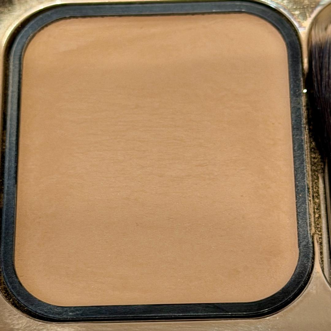 【美品】クレドポーボーテ　タンプードルエクラⅡ オークル10 パウダーファンデ