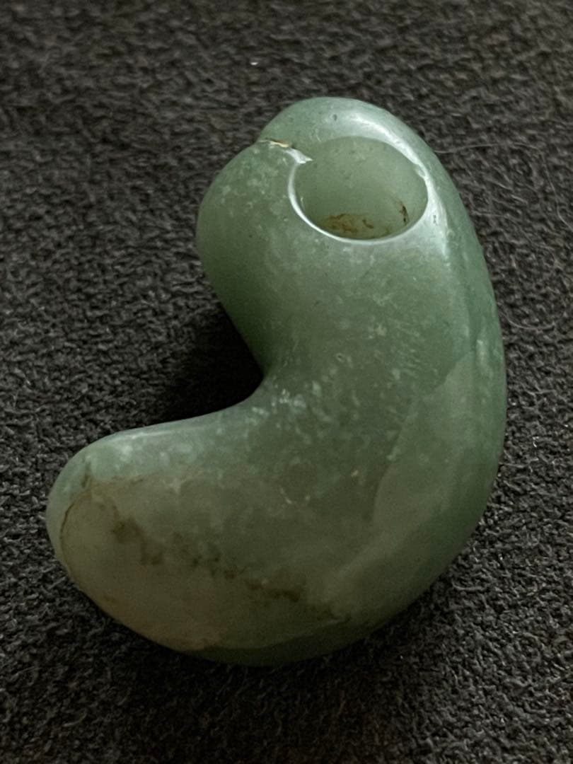 縄文〜弥生時代中期ヒスイ勾玉　異形　獣形　熊本県出土