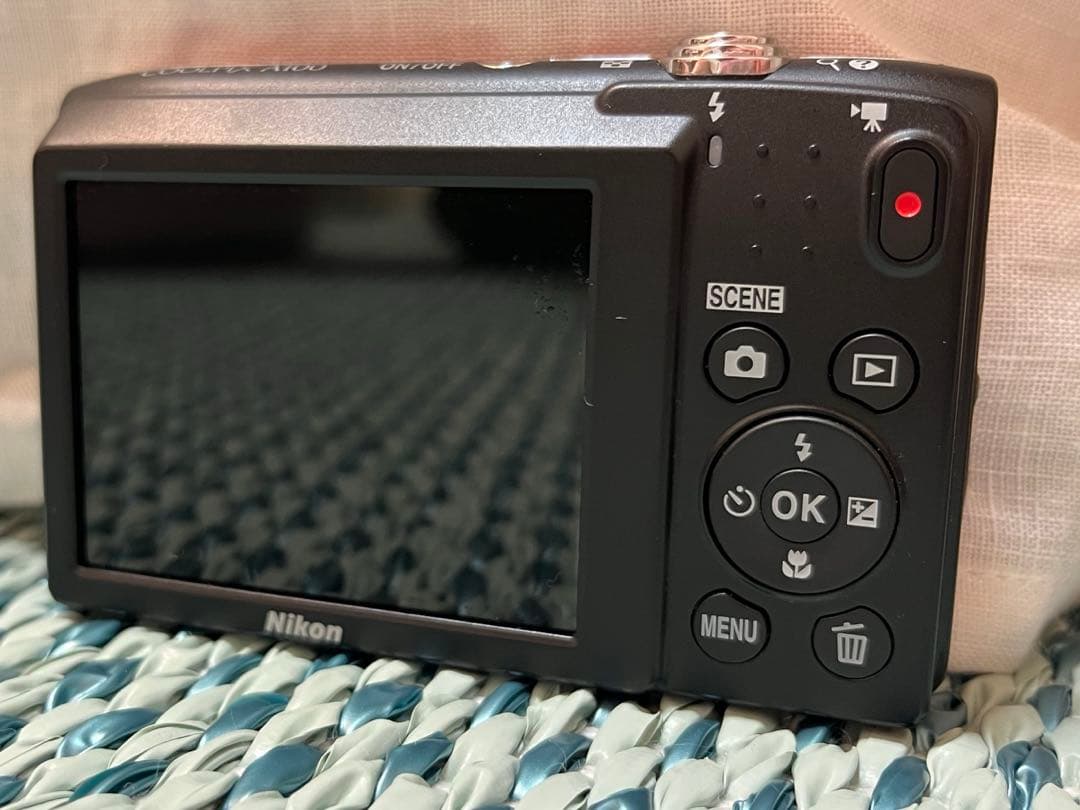 Nikon COOLPIX A100 レッド