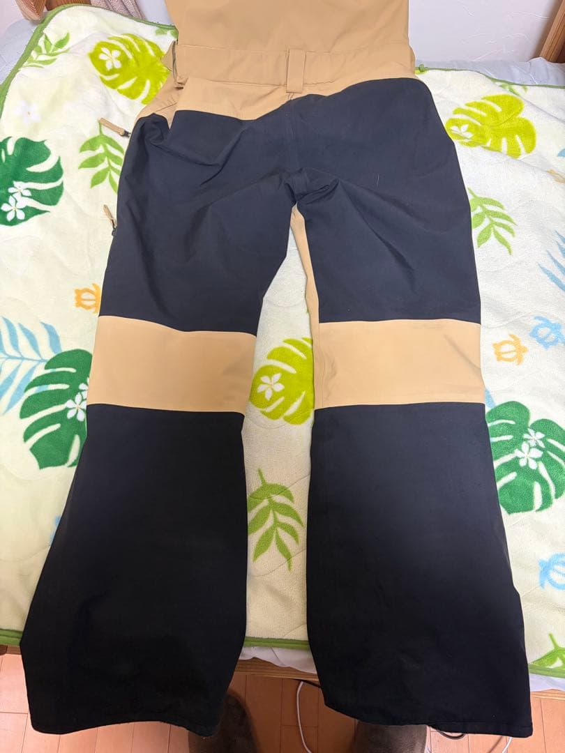 nomadik 撥水　ビブパンツ　M ベージュ　ブラック　スノーボードウェア