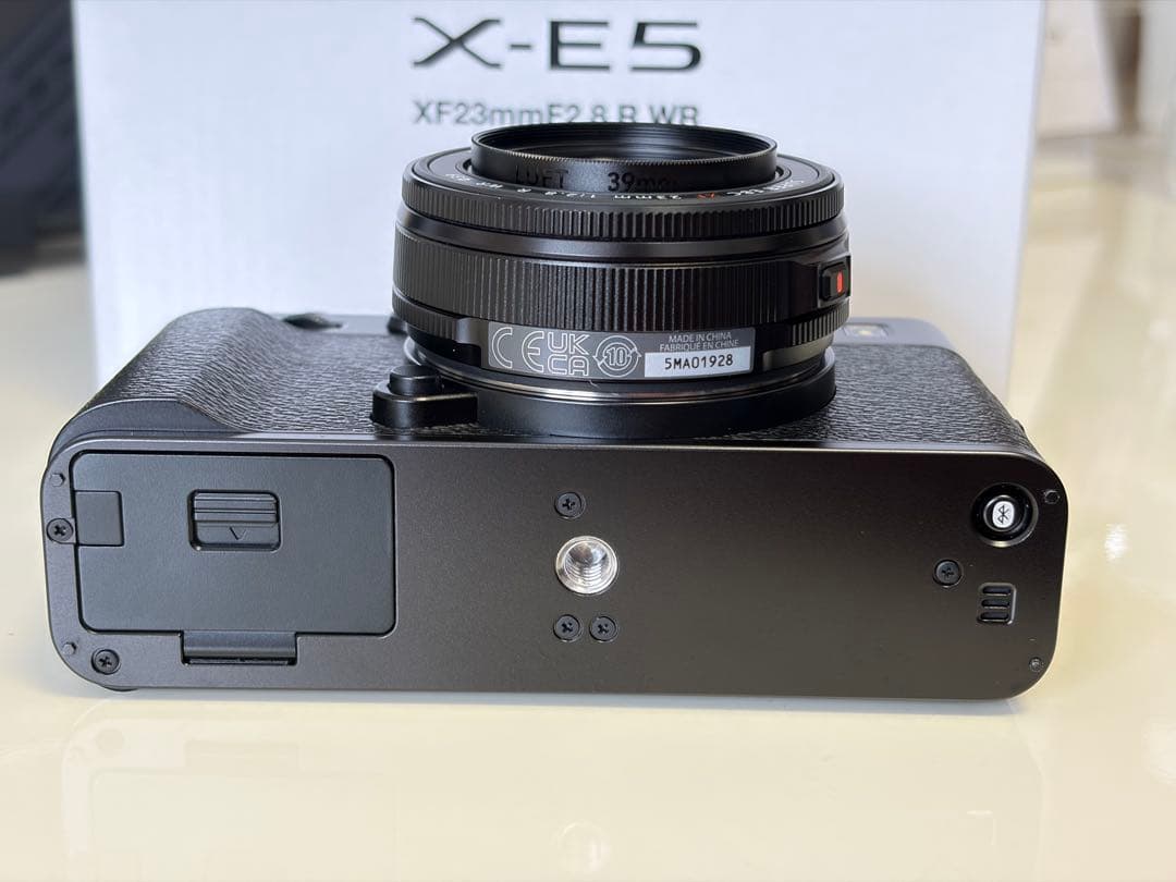 新同品　FUJIFILM X-E5 XF23mmF2.8 R WR レンズキット