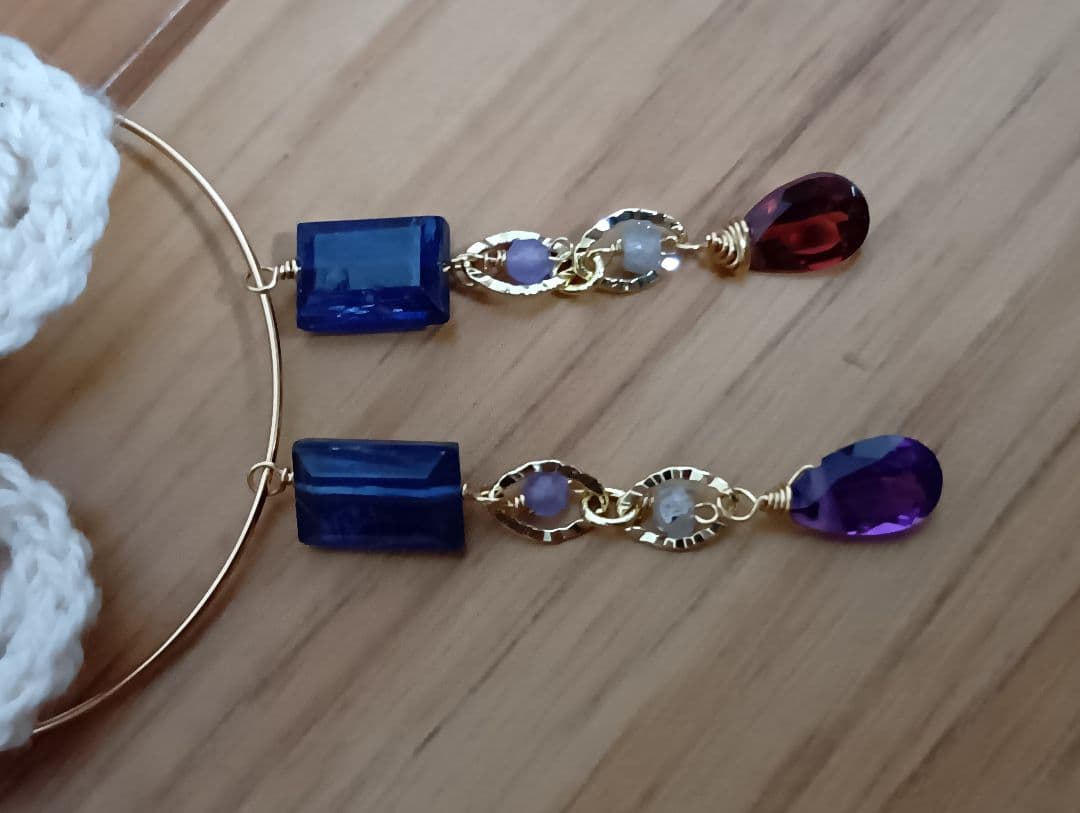 590/14kgfパープルフローライト×カイヤナイト他８点ピアス