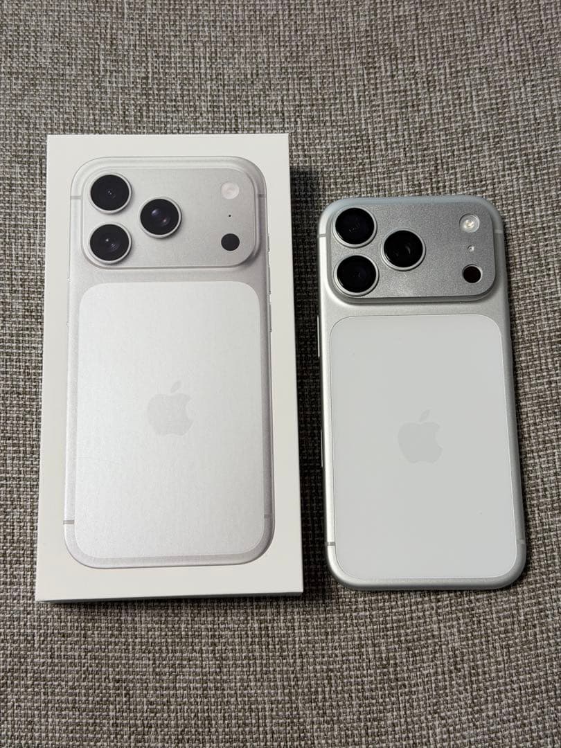 【極美品】iPhone17Pro シルバー 256GB simフリー