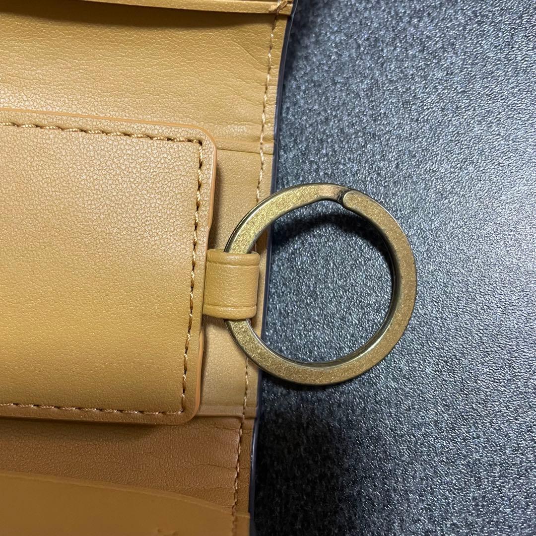 COACH コーチ チェリー柄 キーケース　ホワイト　ペブル