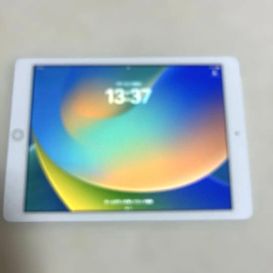 最終値下げApple iPad シルバー(第5世代) MPIL2J/A 32GB