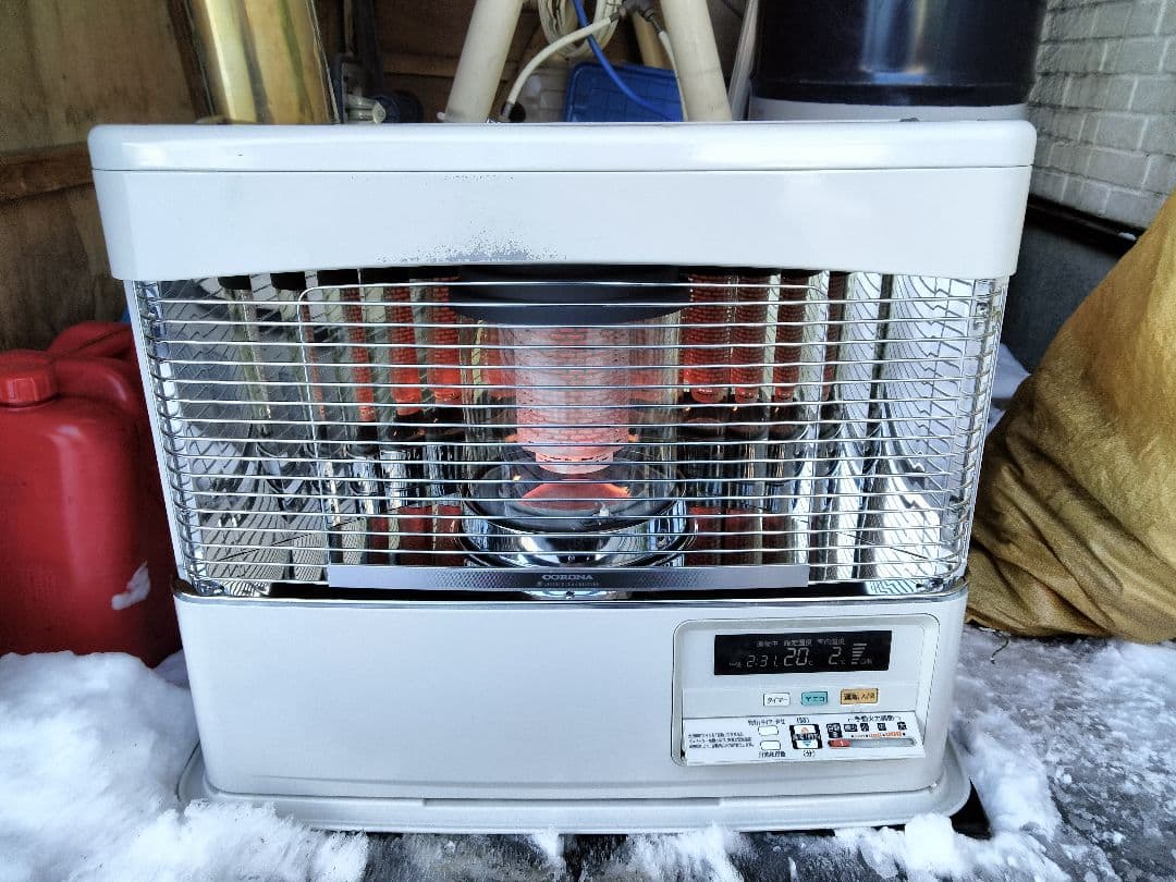 引き取り及び近郊配達限定出品！札幌発コロナ煙突式石油ストーブ2018年式中古品