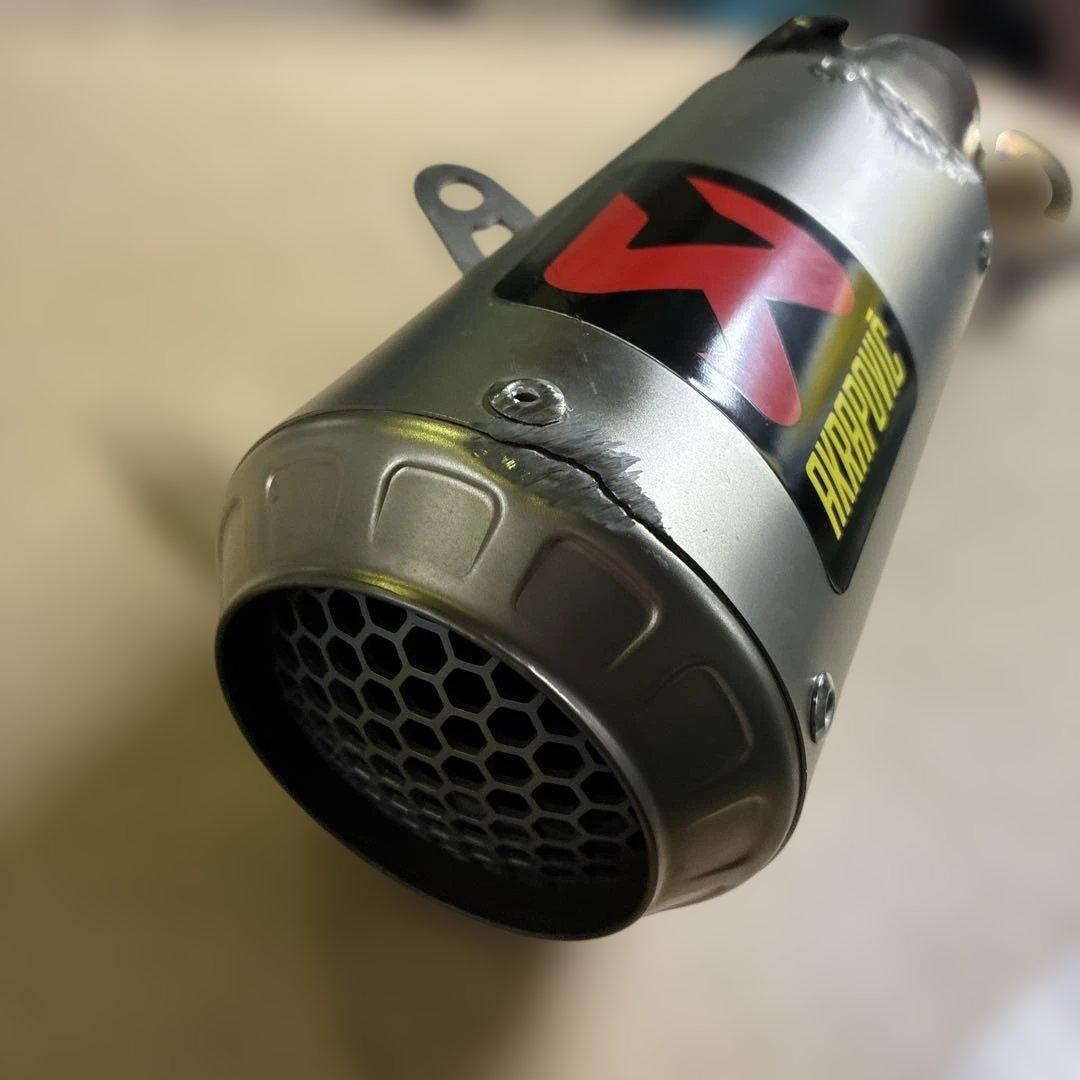  S1000R アクラポヴィッチ　スリップオンマフラー
