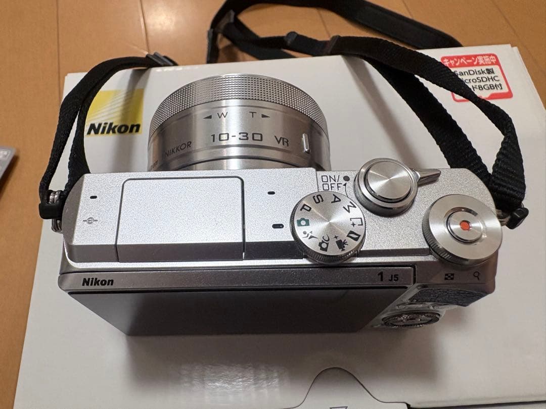 Nikon ミラーレス一眼 Nikon1 J5 ダブルレンズキット シルバー