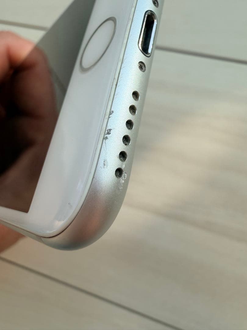 【美品】iPhone８本体　64GB シルバー