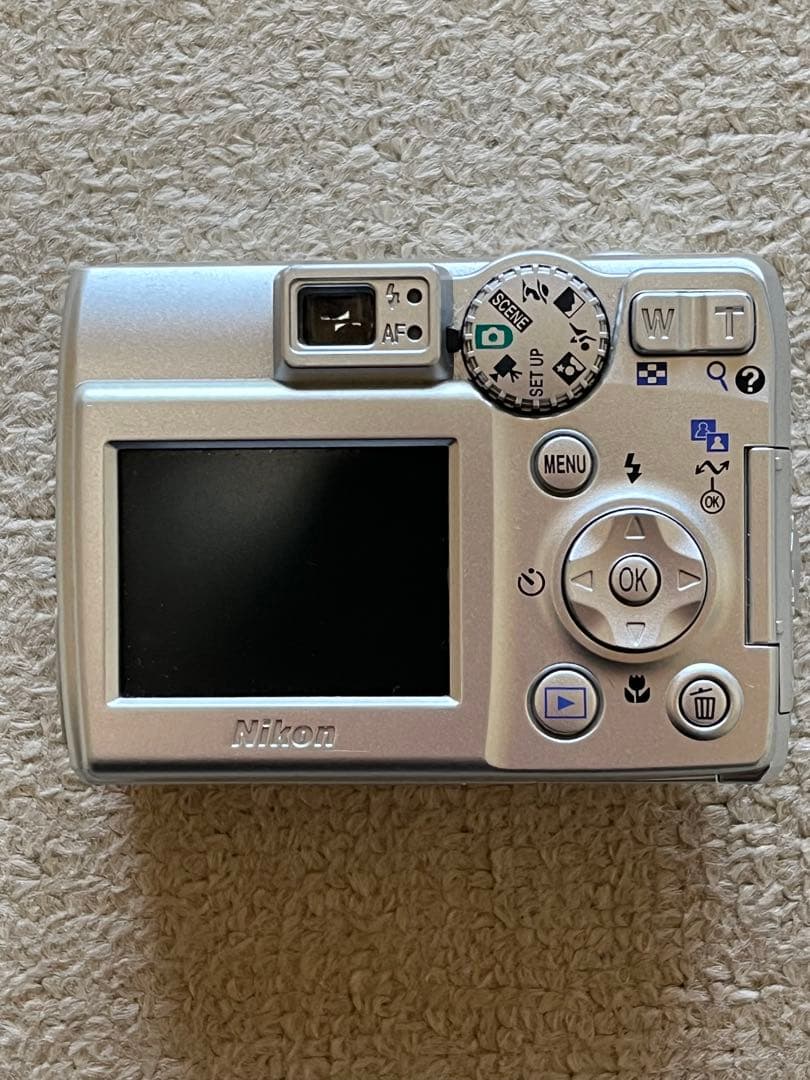 デジタルカメラ Nikon COOLPIX E5600