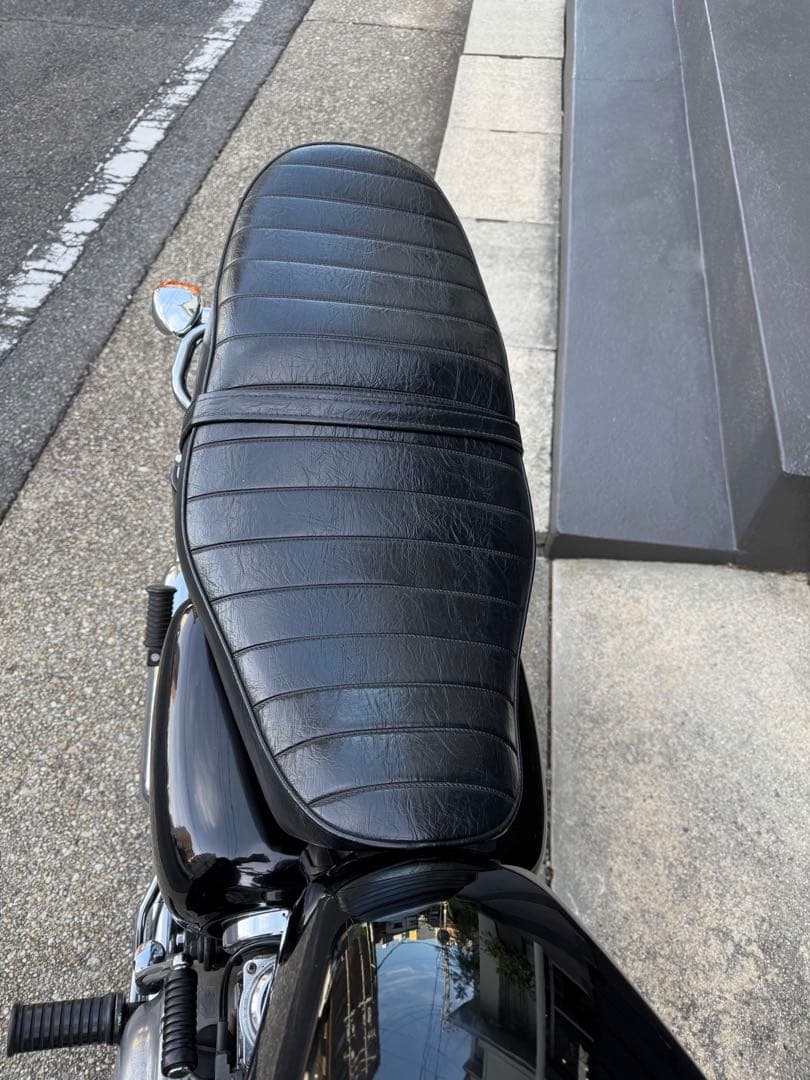 カワサキ W650 カスタムシート 黒 合成皮革