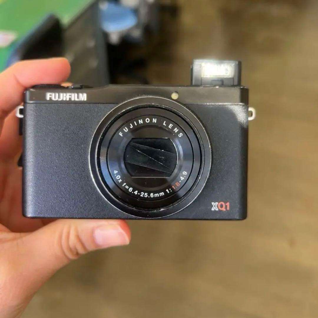 富士フィルム　XQ1 小傷あり