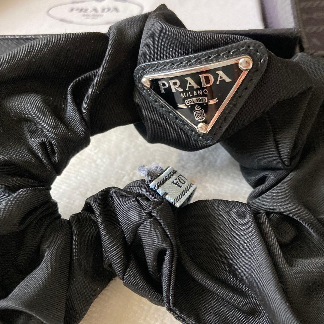 プラダ　ナイロンシュシュ