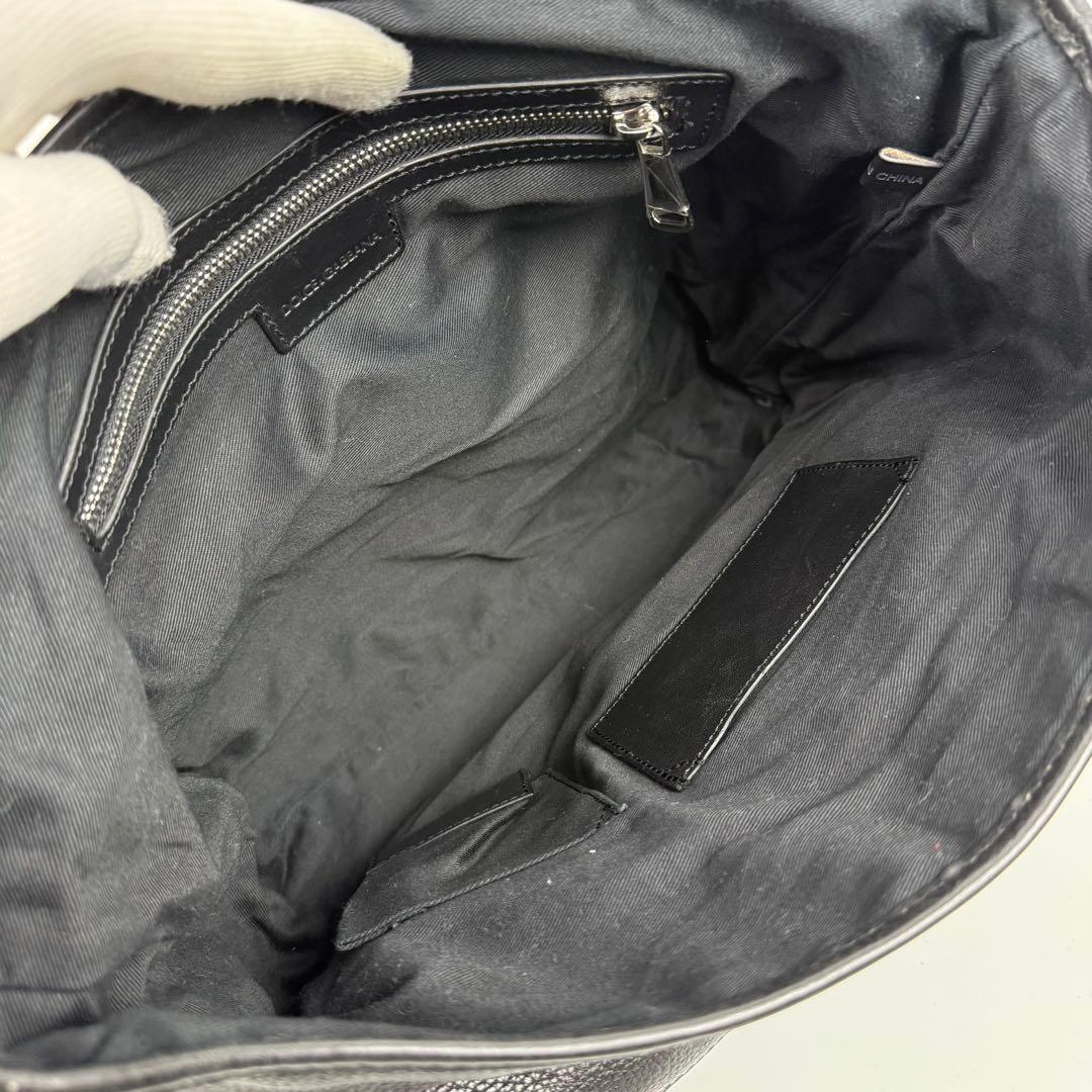 【A4可/美品】ドルチェ&ガッバーナ ロゴプレート ショルダーバッグ シボ革 黒