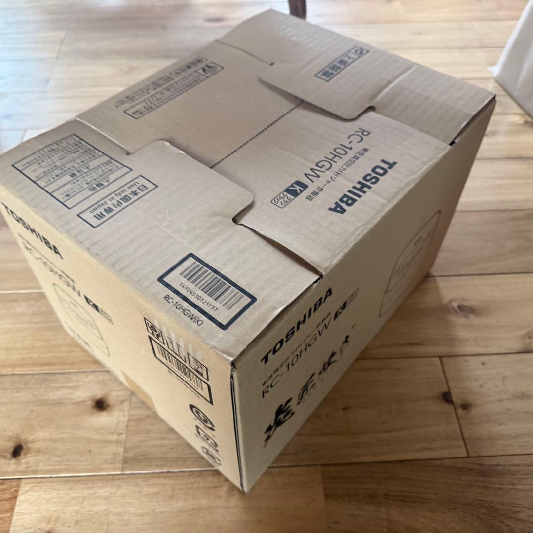 新品未開封品　TOSHIBA 真空圧力IH炊飯器 RC 10HGW