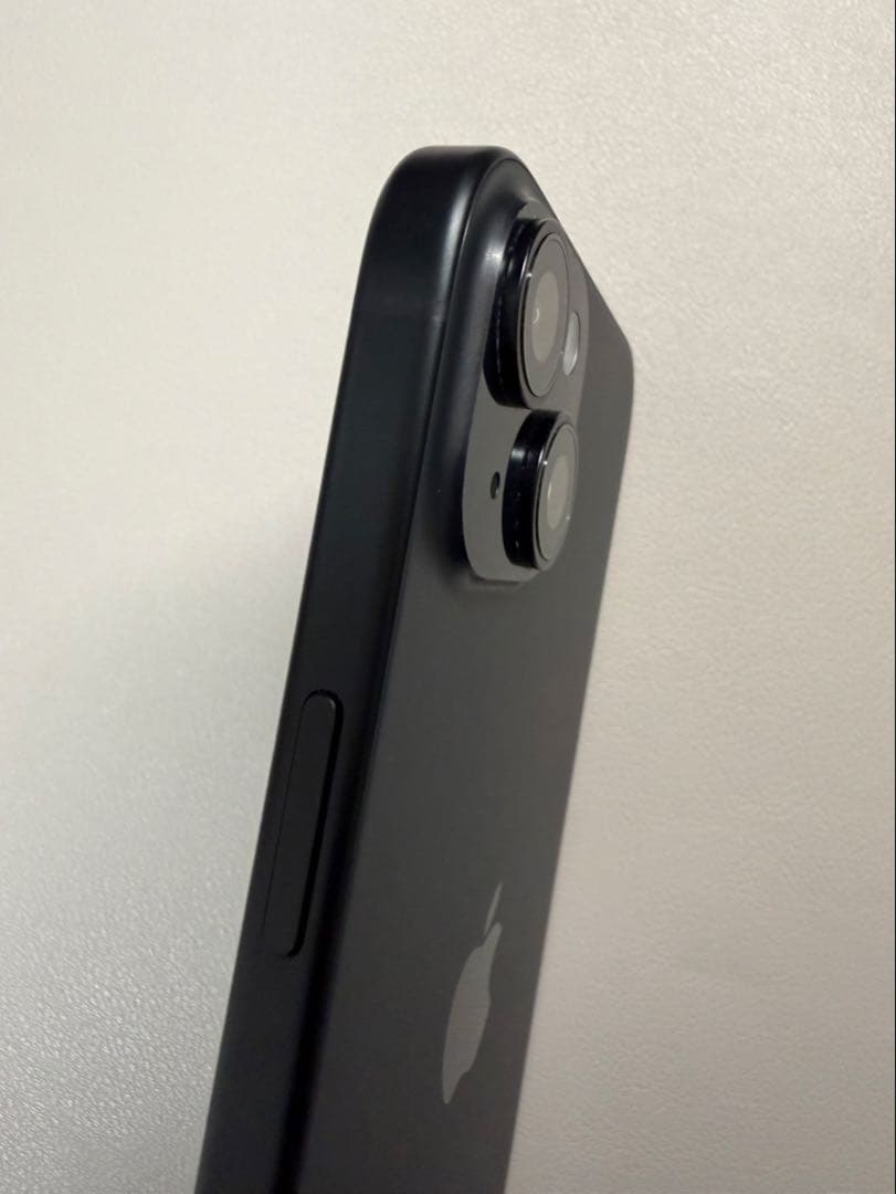 iPhone15 plus 128GB ブラック　純正ケース2個付き