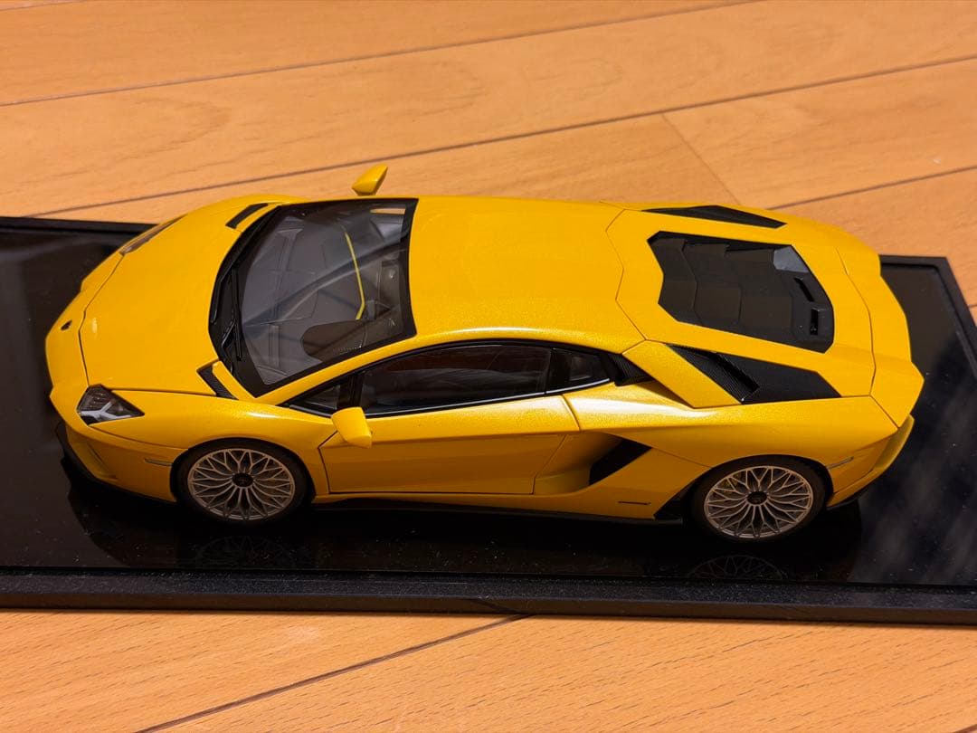 Lamborghini Aventador S 1/18 モデルカー