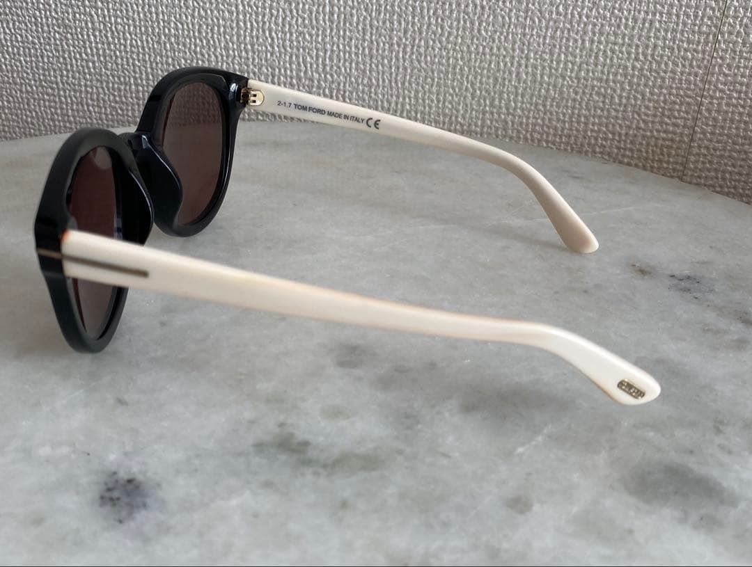 TOMFORDサングラス/男女兼用/ホワイト×ブラック/トムフォード