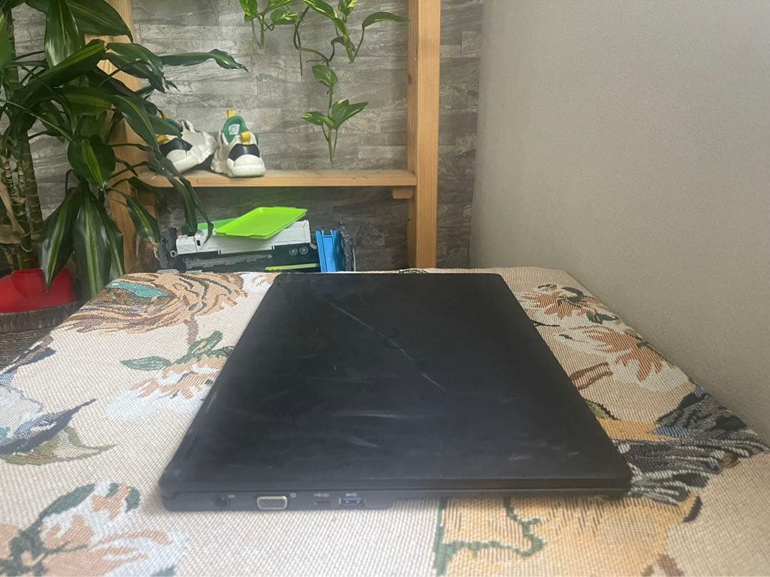 Windows11 富士通 Core i5 カメラ SSD搭載　タッチパネル搭載