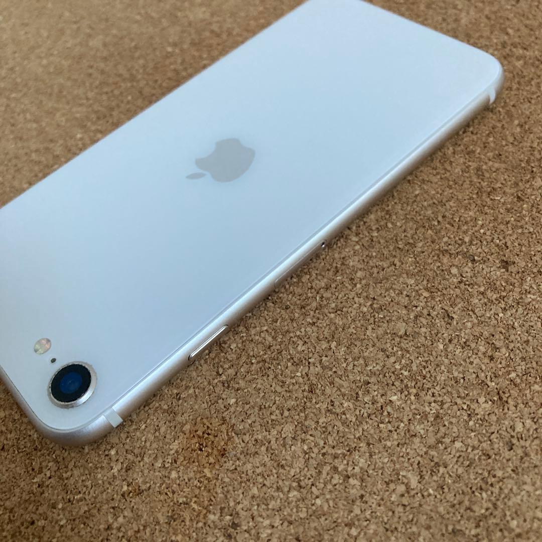 3909【早い者勝ち】美品☆電池新品☆iPhoneSE3 64GB SIMフリー