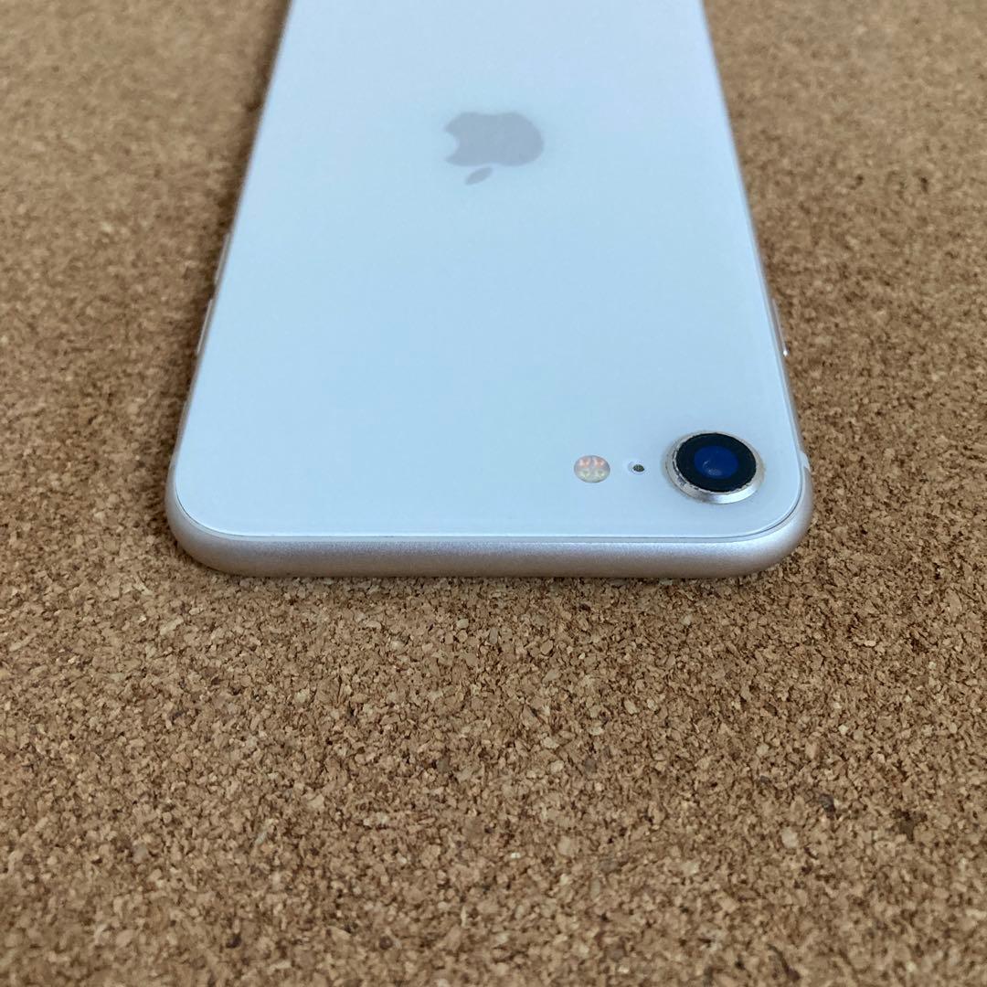 3909【早い者勝ち】美品☆電池新品☆iPhoneSE3 64GB SIMフリー