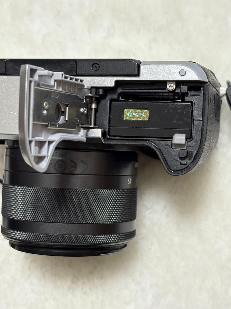 Canon EOS M6ミラーレスカメラ レンズ2本付き