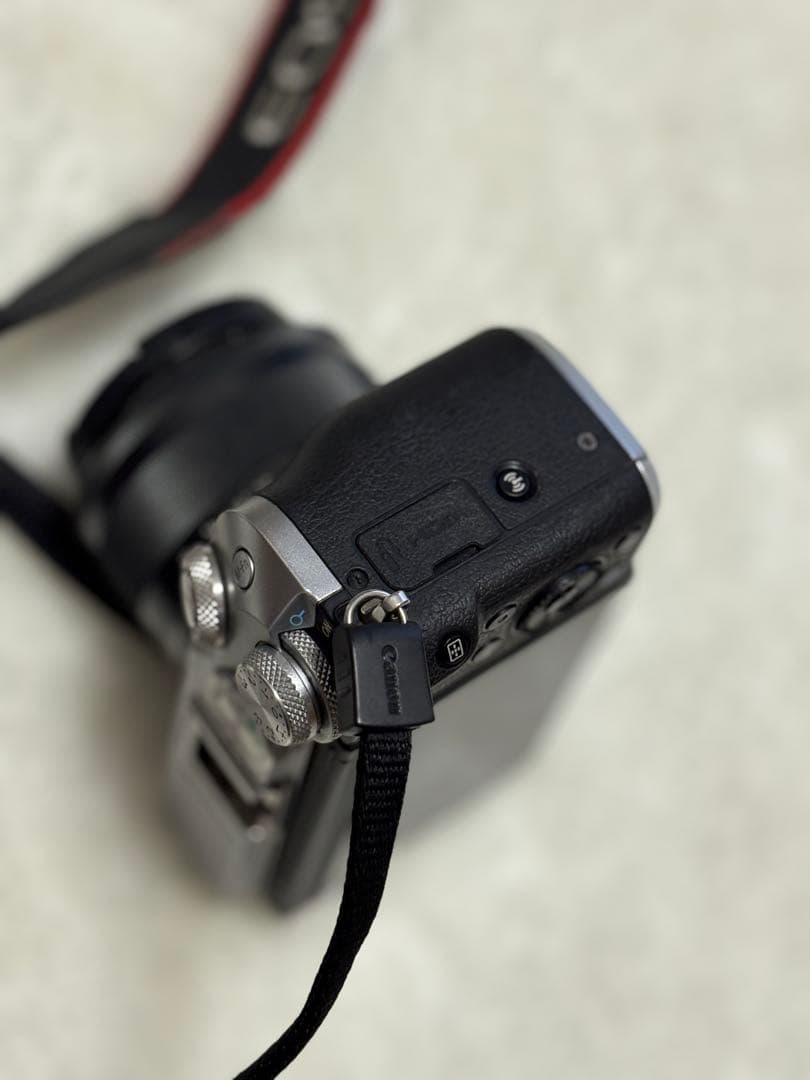 Canon EOS M6ミラーレスカメラ レンズ2本付き