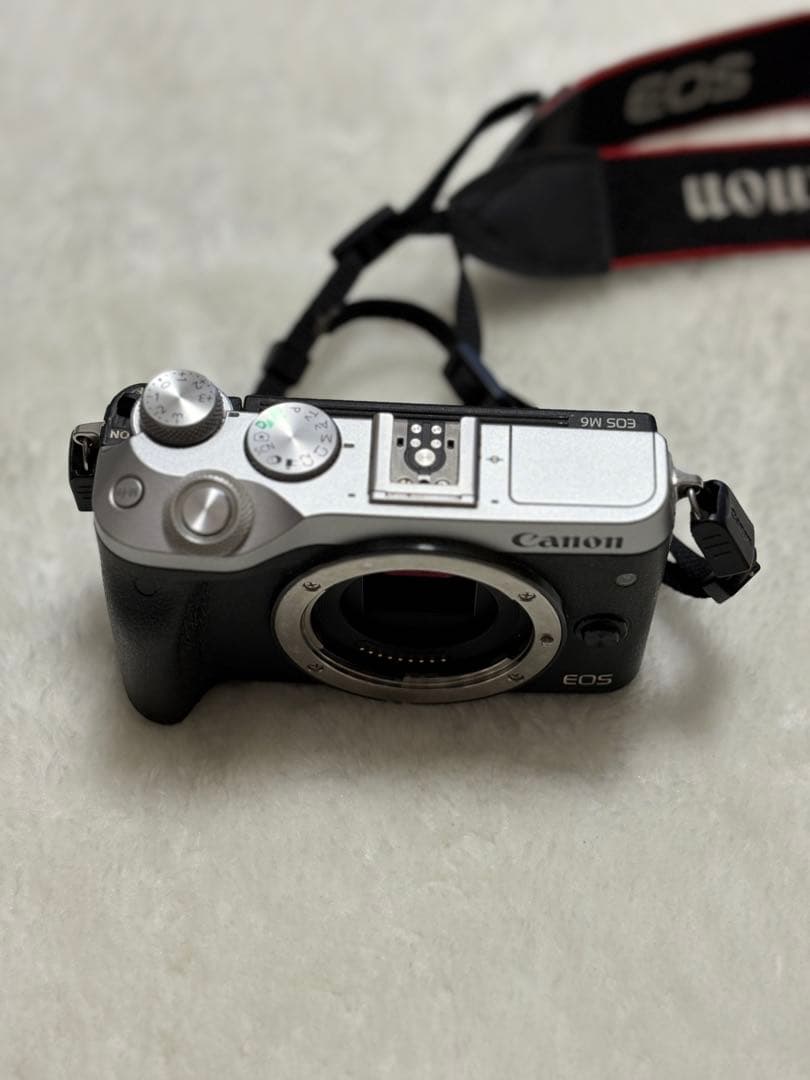 Canon EOS M6ミラーレスカメラ レンズ2本付き