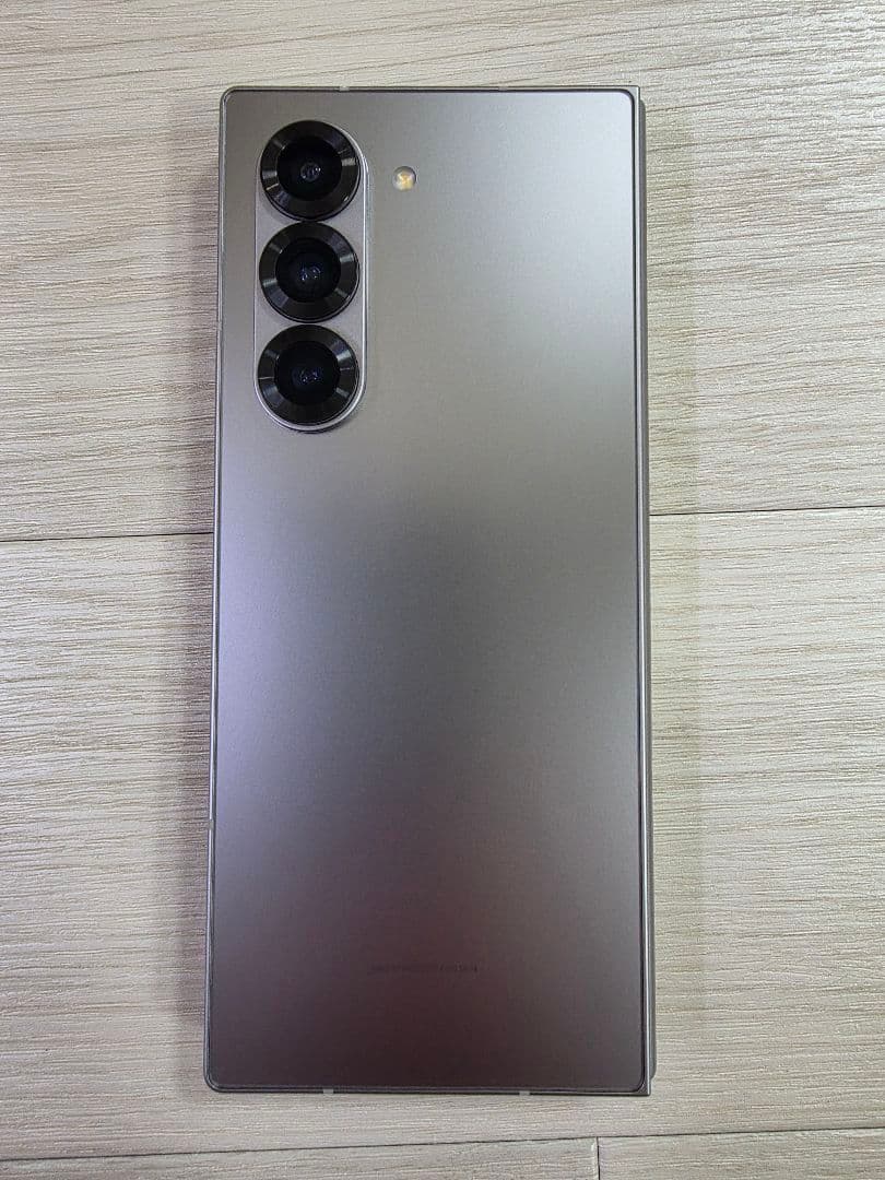 Galaxy Z fold6 1TB シルバー おサイフケータイ対応　Sペン付き