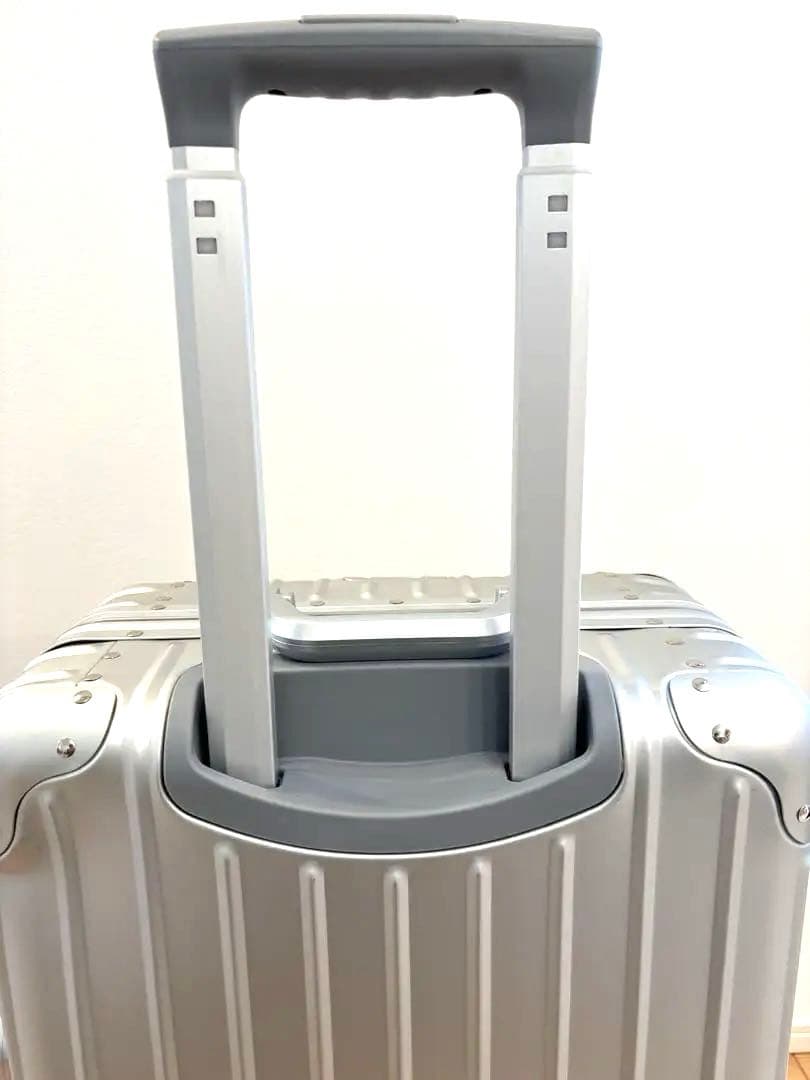 ラスト1点【lanbao】スーツケースアルミTSAロックSサイズ45Lシルバー