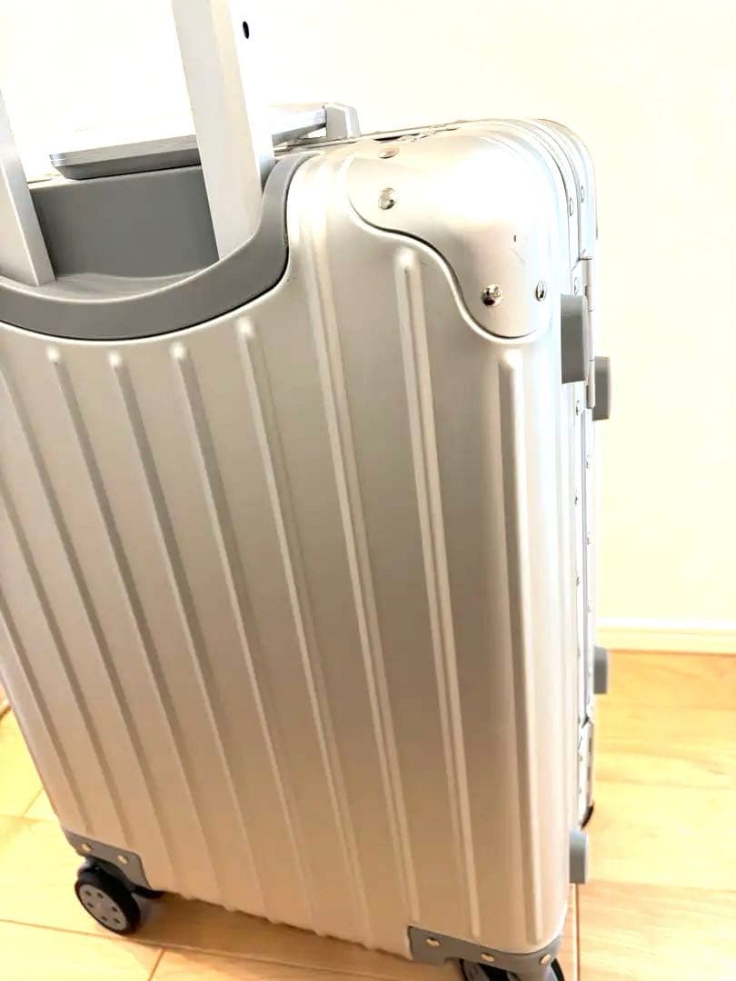 ラスト1点【lanbao】スーツケースアルミTSAロックSサイズ45Lシルバー