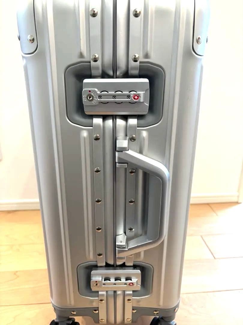 ラスト1点【lanbao】スーツケースアルミTSAロックSサイズ45Lシルバー