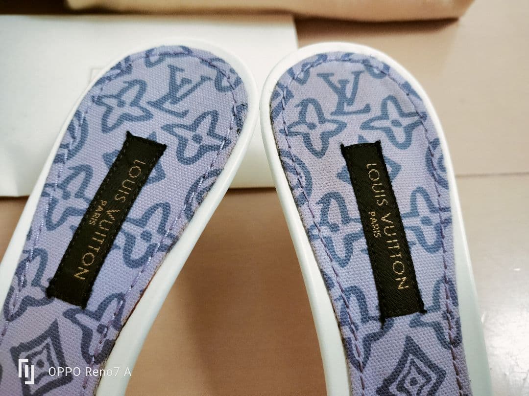 Louis Vuitton バックル付きサンダル 35