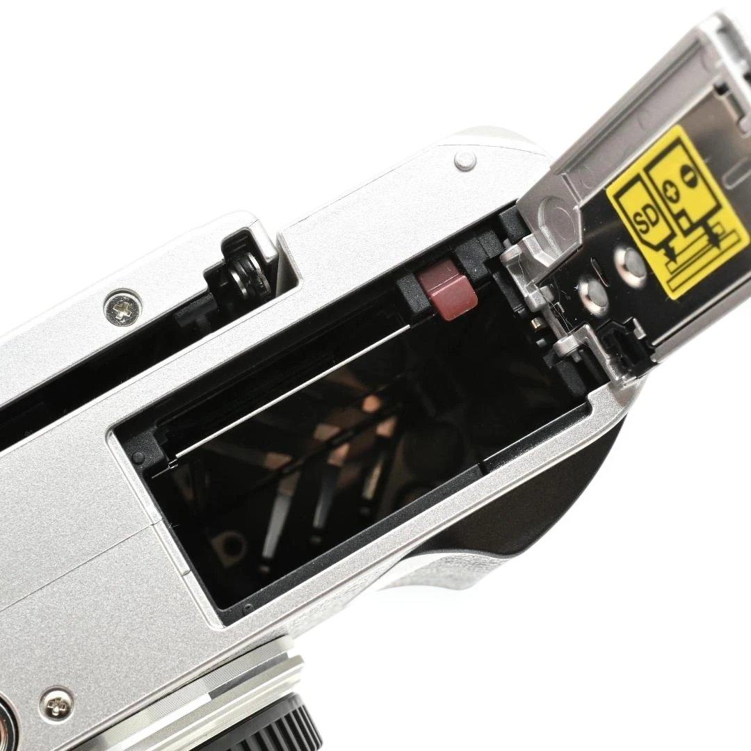 【美品・ショット数：3493回】 OLYMPUS PEN E-PL9 ボディー