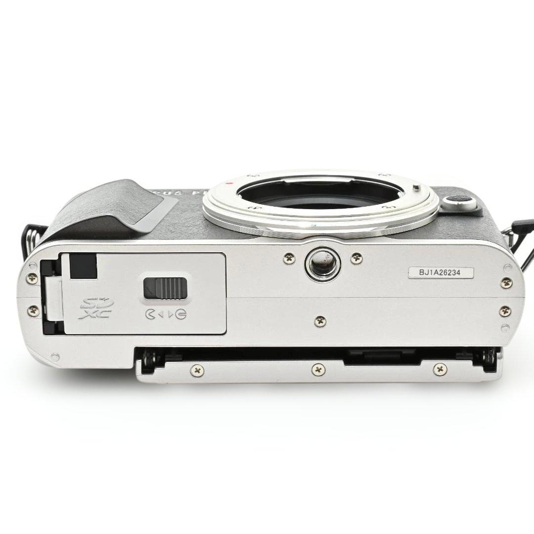 【美品・ショット数：3493回】 OLYMPUS PEN E-PL9 ボディー