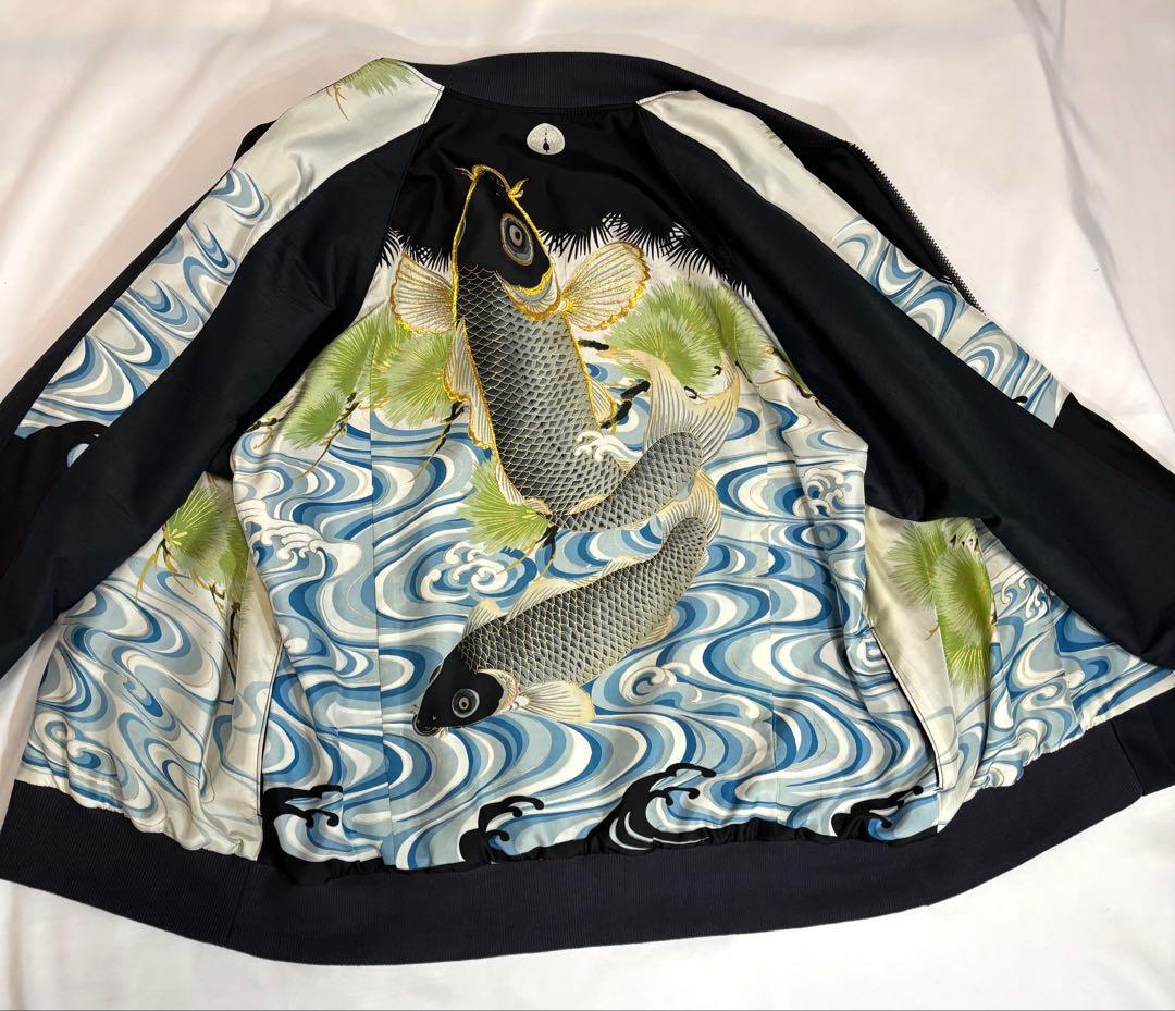 着物リメイク　100番　男児着物地　鯉柄ブルゾン　リバーシブル