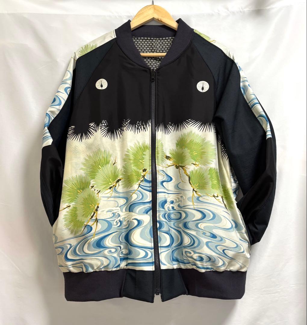 着物リメイク　100番　男児着物地　鯉柄ブルゾン　リバーシブル