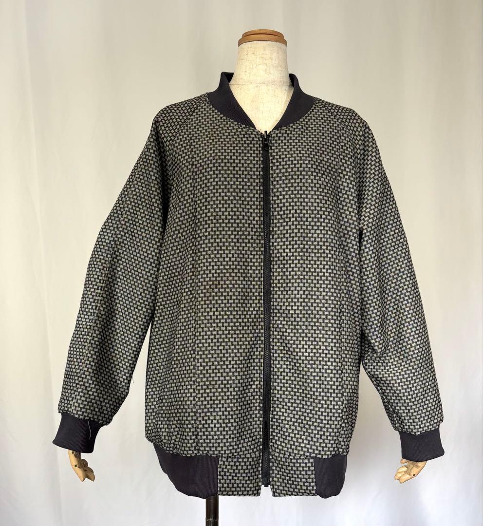 着物リメイク　100番　男児着物地　鯉柄ブルゾン　リバーシブル