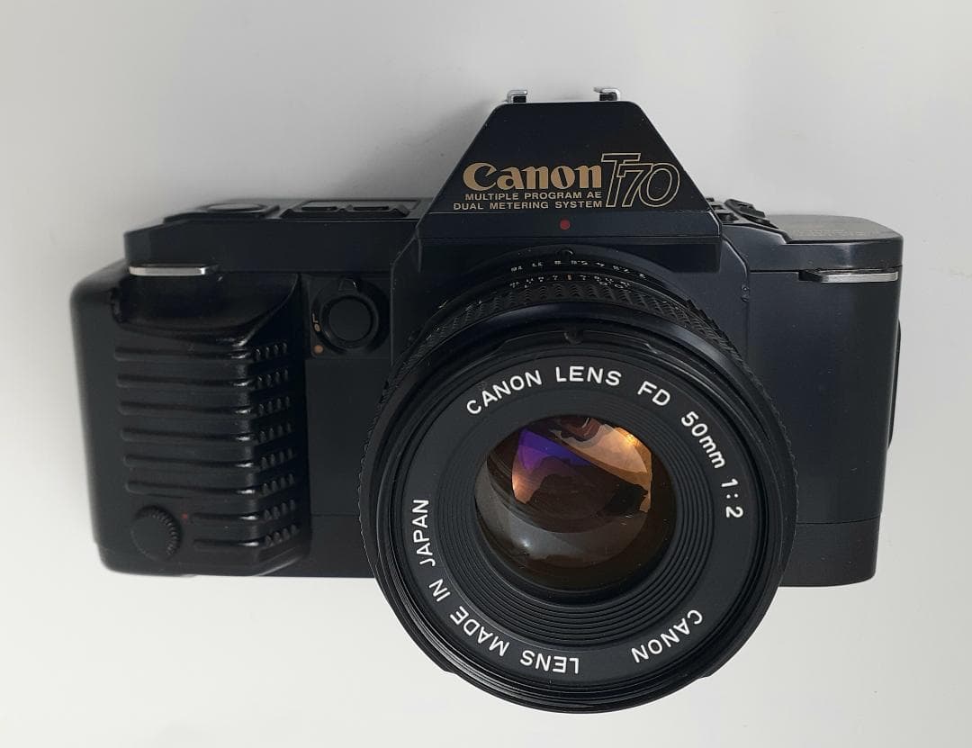 シャッター優先とプラグラムモードが選べてサクサク撮れる「Canon T70」