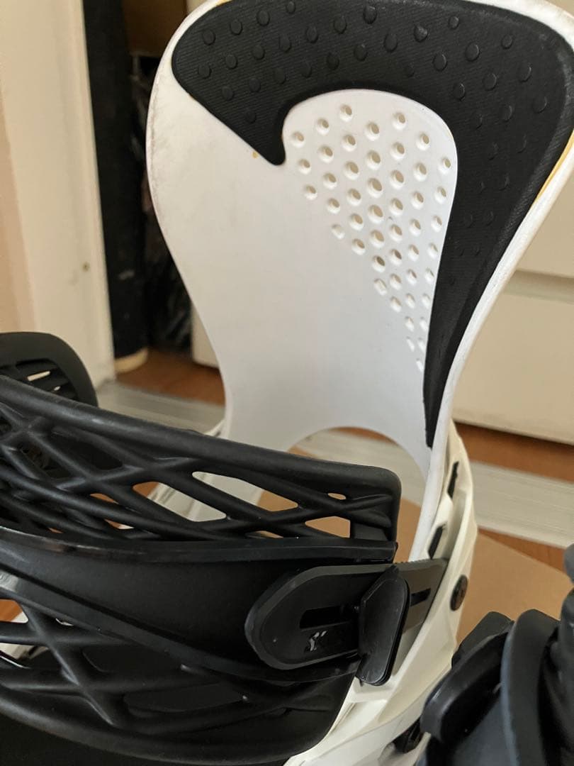 SALOMON HOLOGRAM ホログラム ビンディング M スノーボード