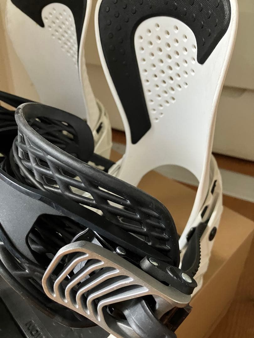 SALOMON HOLOGRAM ホログラム ビンディング M スノーボード