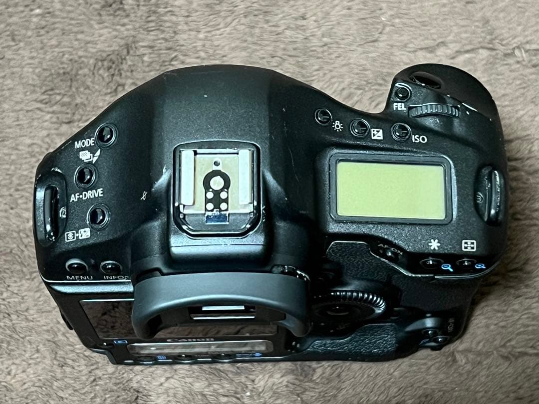 【バッテリー2個付き】Canon EOS-1D Mark IV