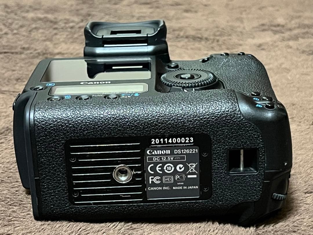 【バッテリー2個付き】Canon EOS-1D Mark IV