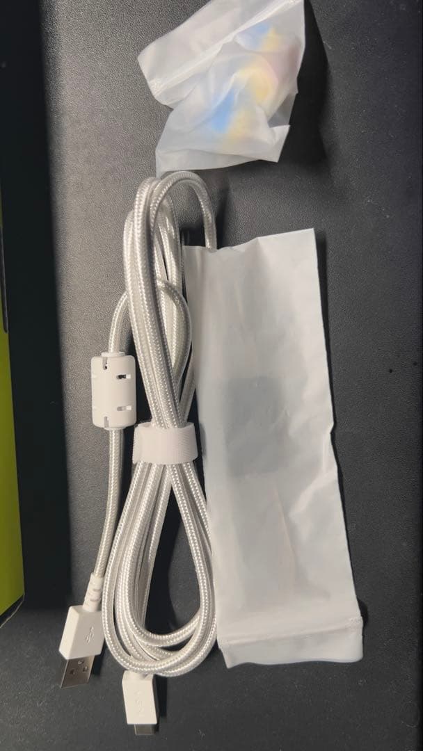 VGN Neon Ultra White ゲーミングキーボード