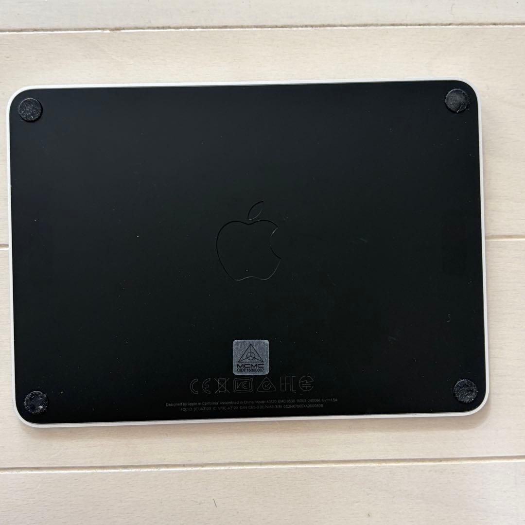 Magic Trackpad（USB‑C）ブラック（Multi-Touch対応）