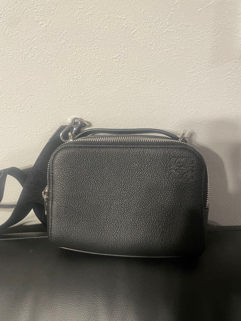 りょう LOEWE ロエベ　カメラボディバッグ