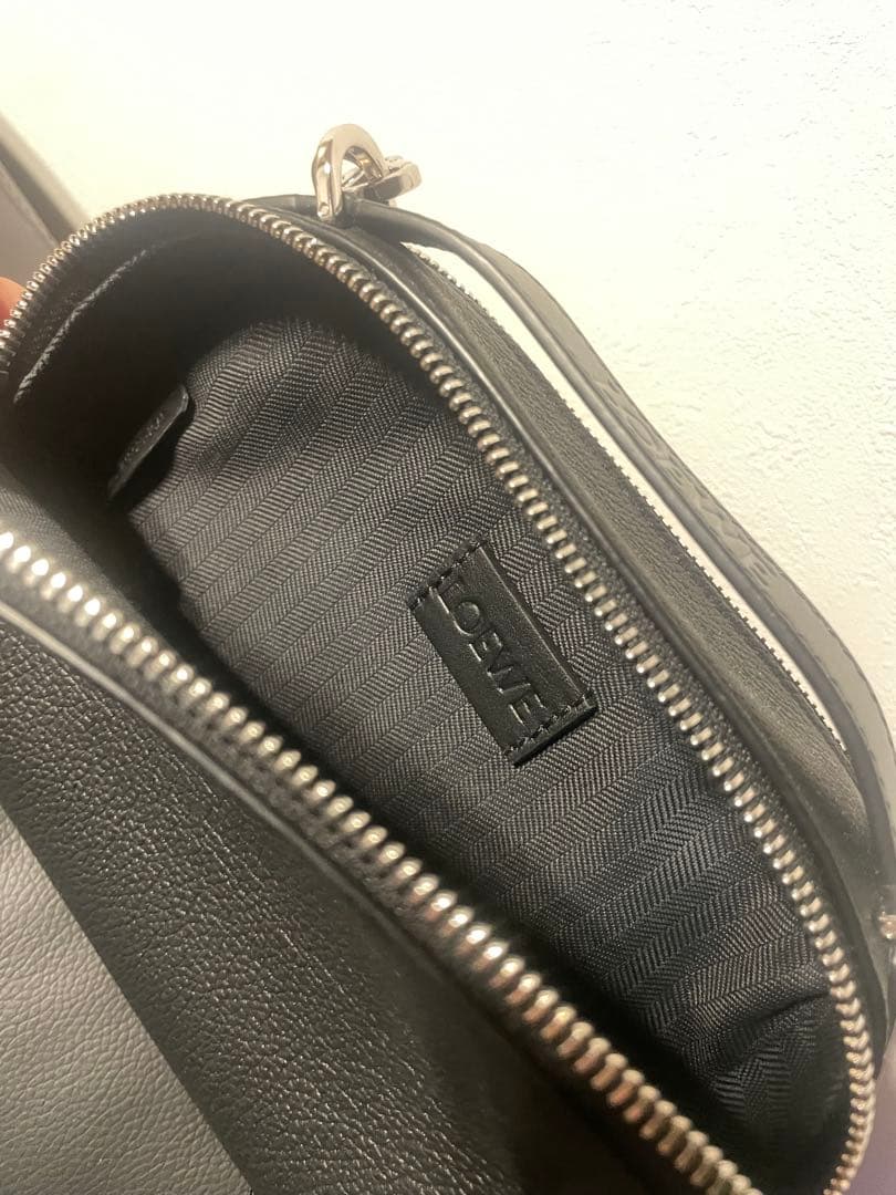 りょう LOEWE ロエベ　カメラボディバッグ